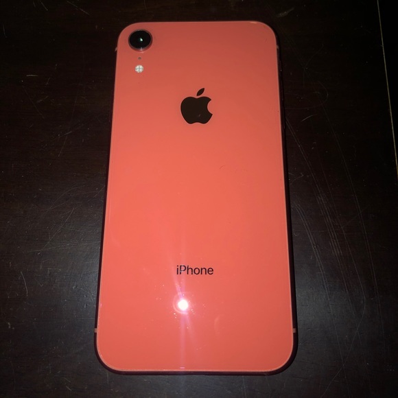 Iphone XR Unlocked - Picture 1 of 2